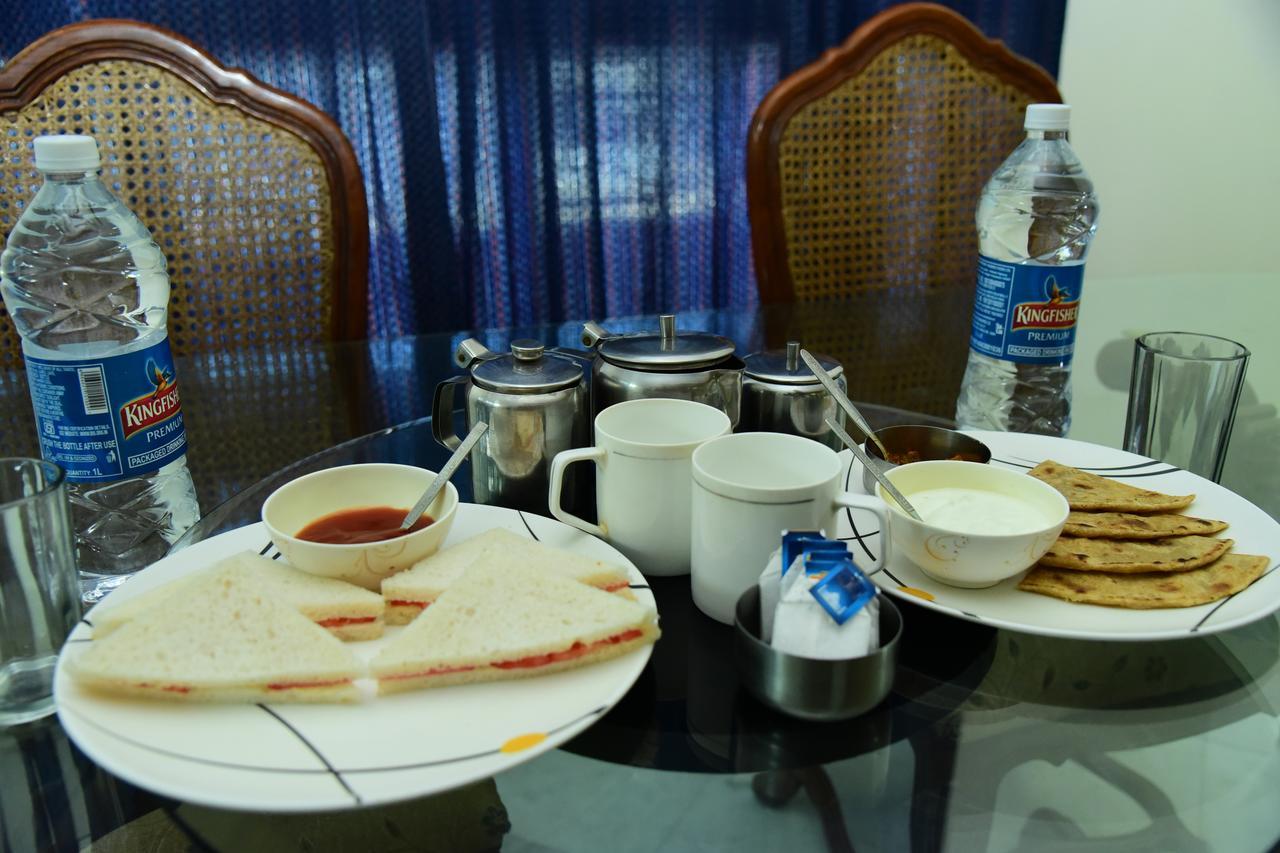 The Mayflower Hotel Gurgaon Eksteriør bilde