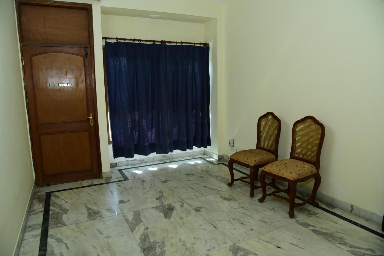 The Mayflower Hotel Gurgaon Eksteriør bilde