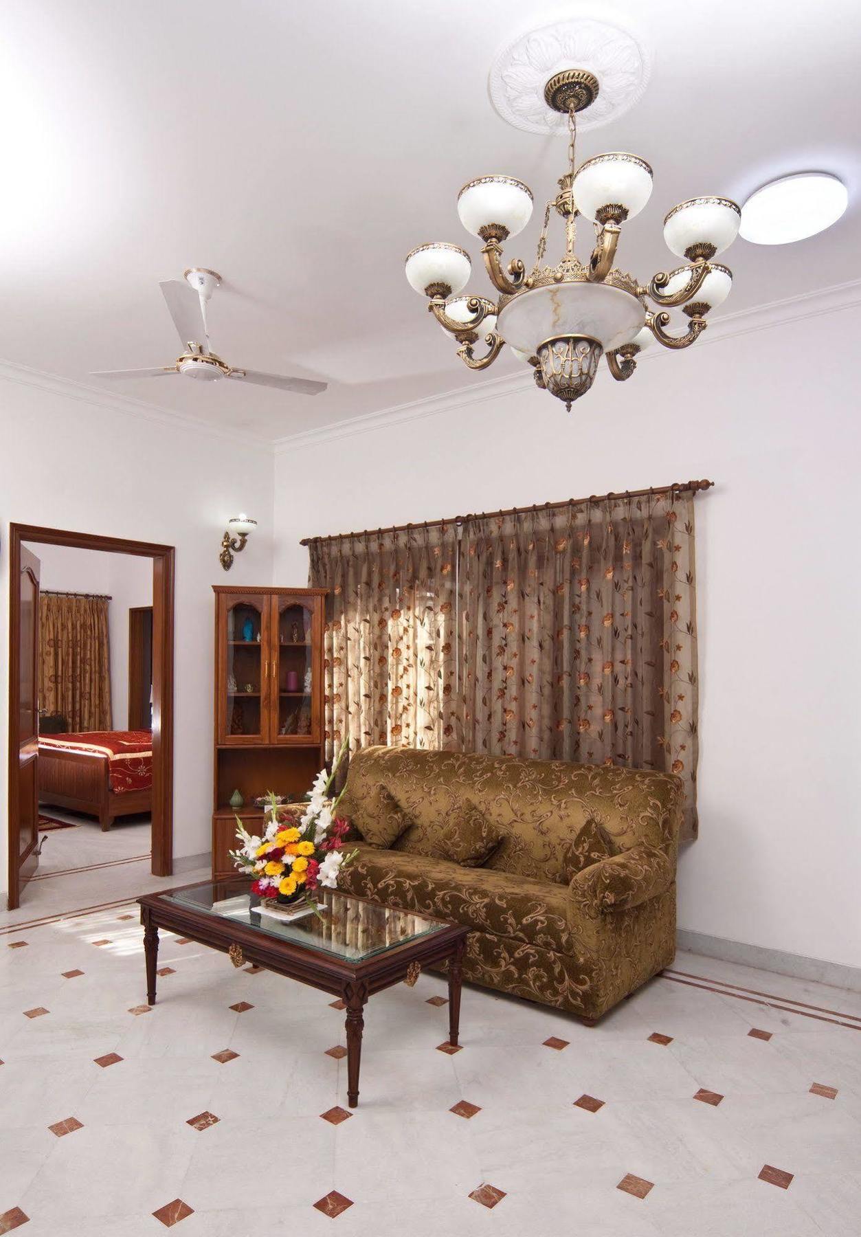 The Mayflower Hotel Gurgaon Eksteriør bilde