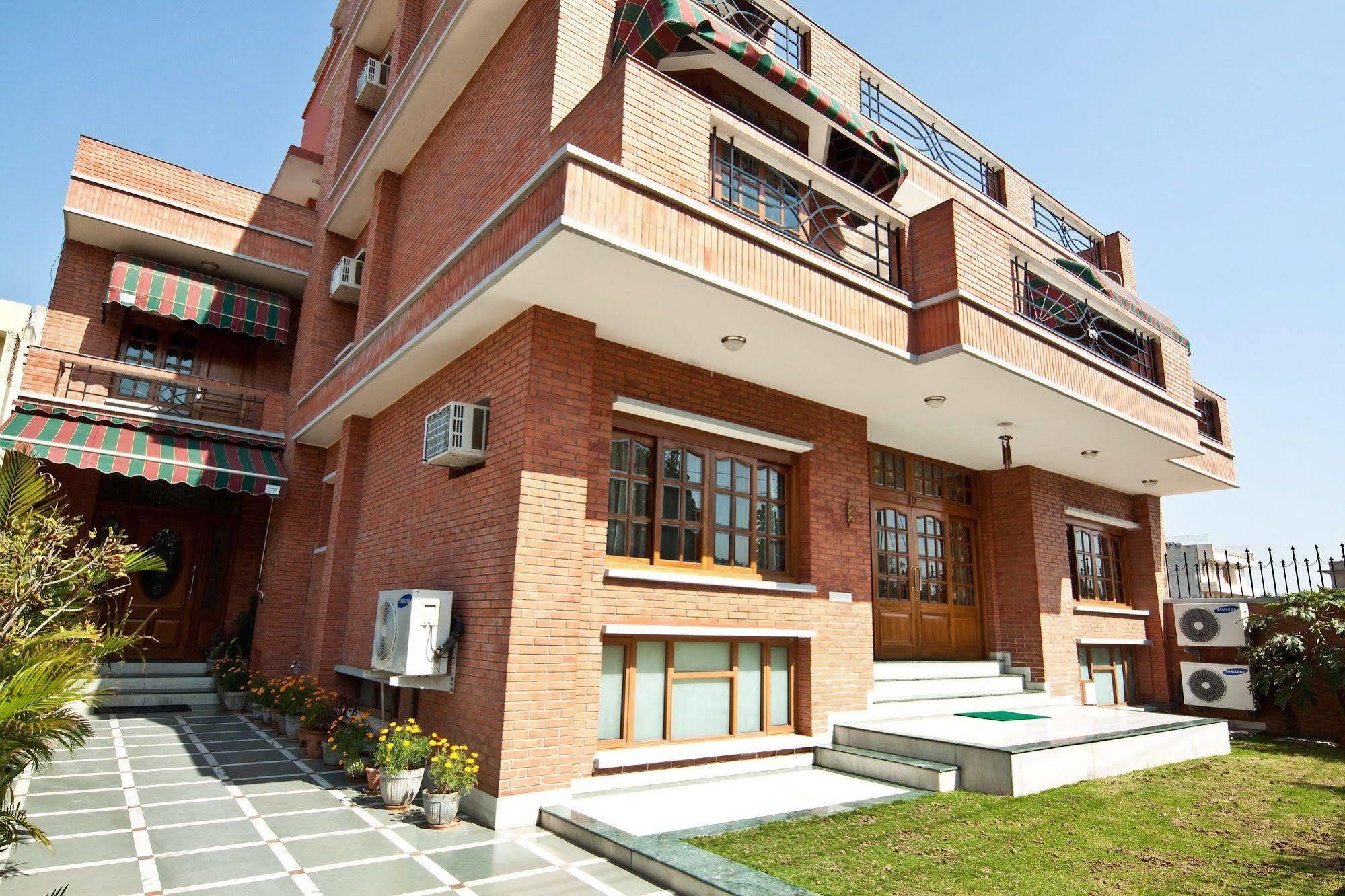 The Mayflower Hotel Gurgaon Eksteriør bilde